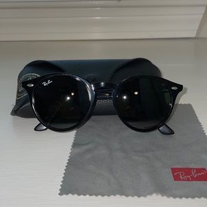 Ray Ban Black Round Sunglasses